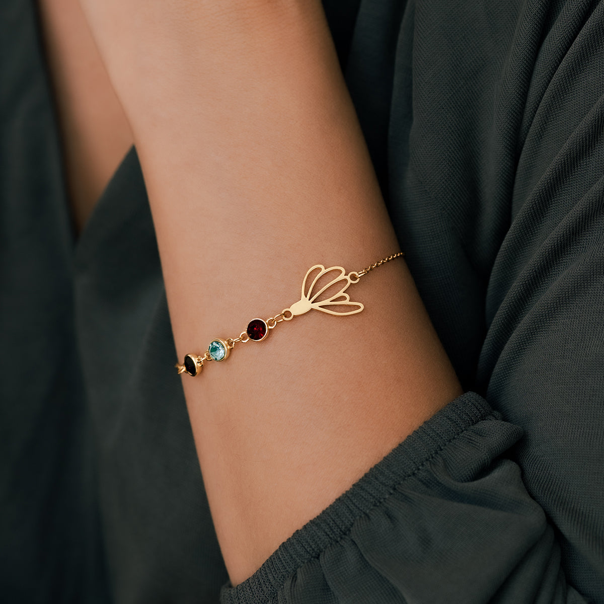 Personalized Birth Flower & Birthstones Bracelet August Poppy