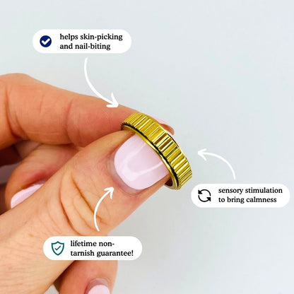 Anillo de ansiedad ranurado de oro