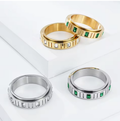 Anillo de ansiedad de cristal blanco plateado