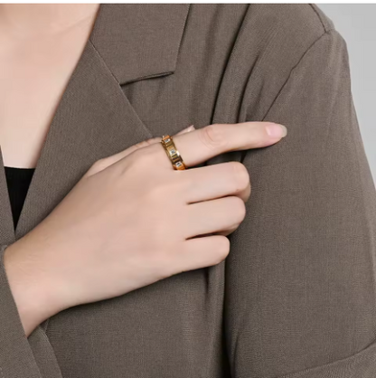 Anillo de ansiedad de cristal blanco plateado