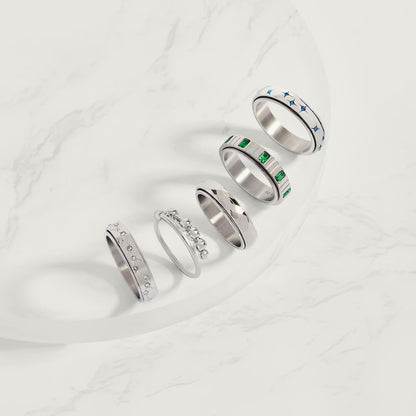 Anillo de plata con cristal de esmeralda para la ansiedad