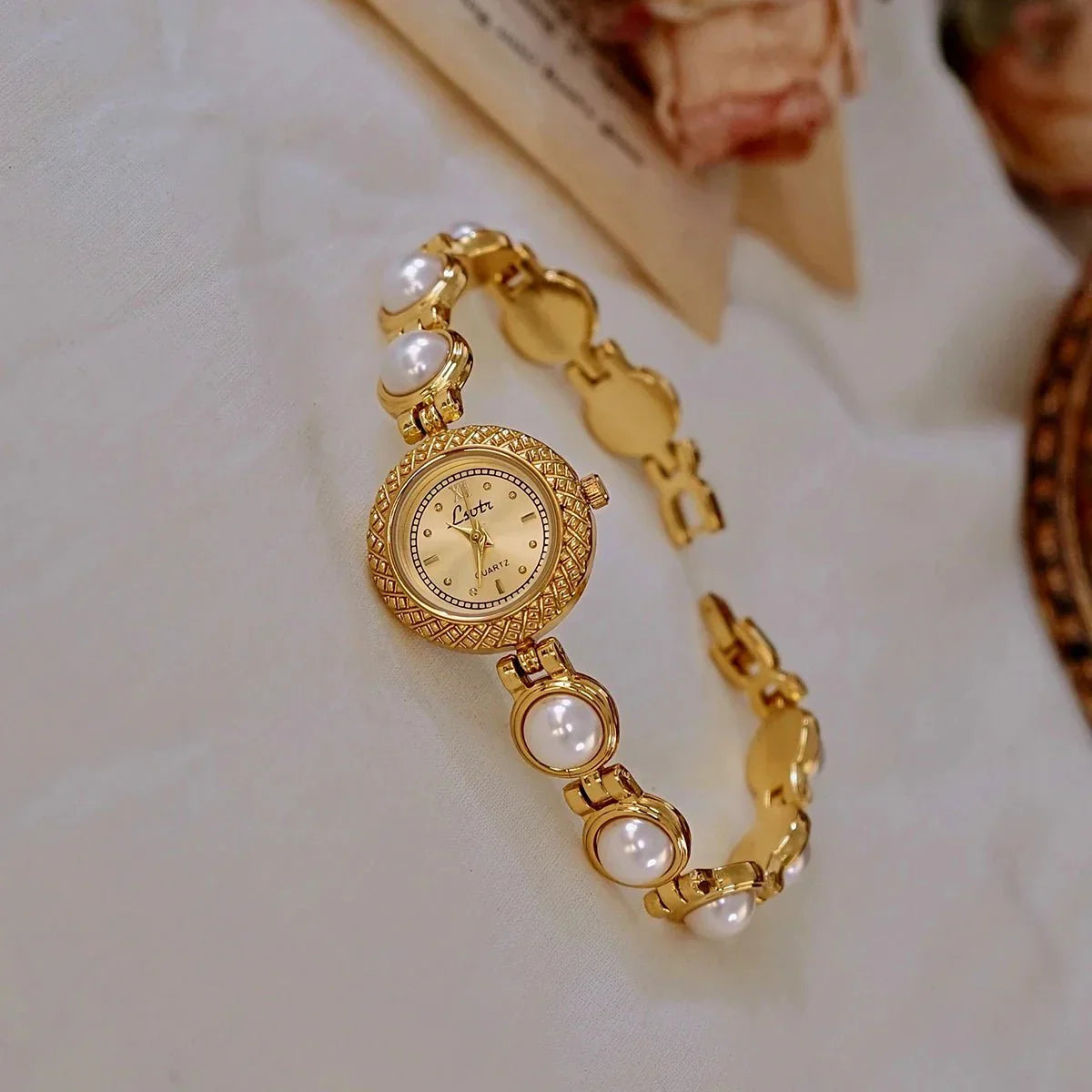 Anara Pearl Watch
