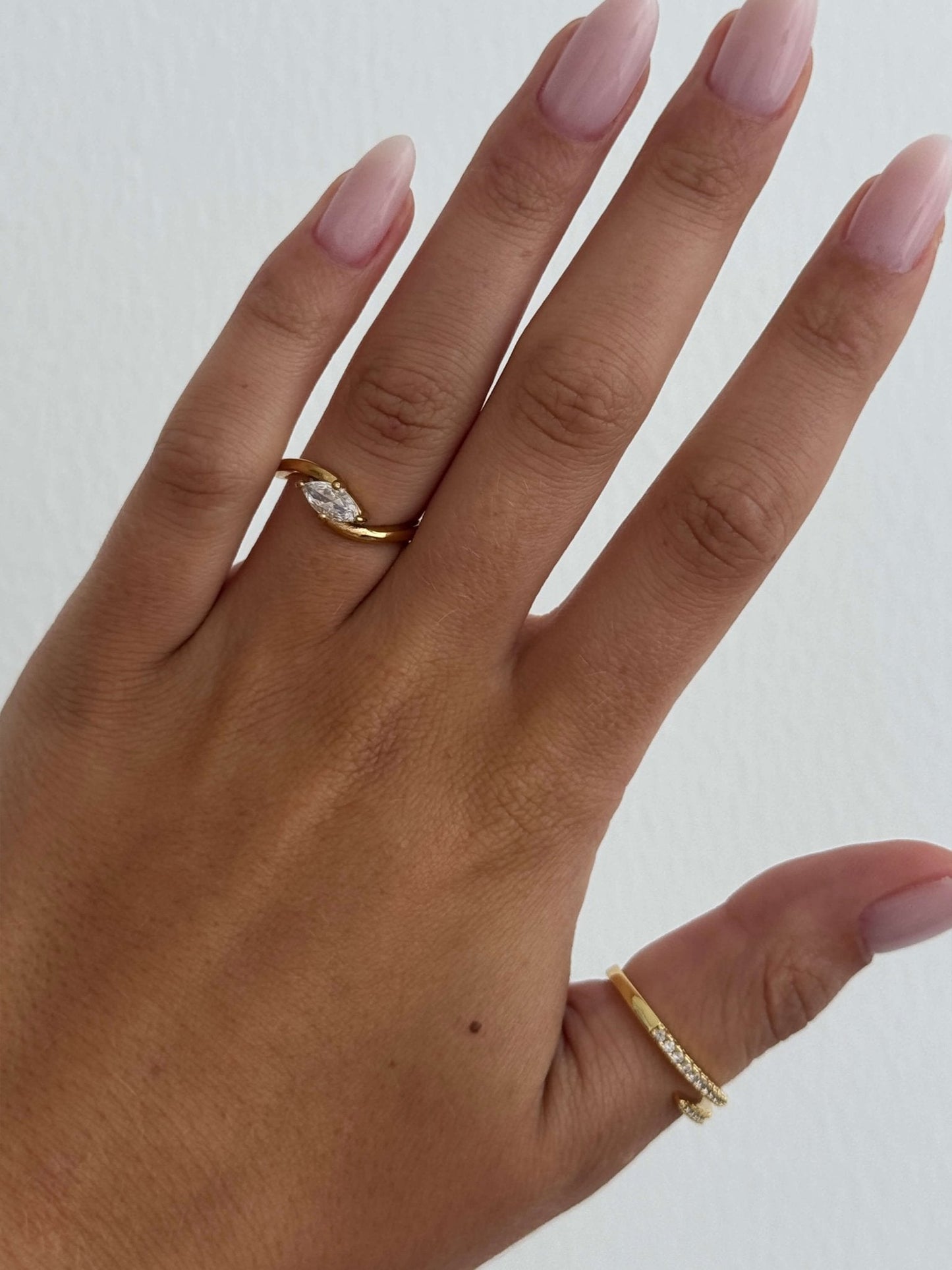 Calista Twisted Elegance Band Ring