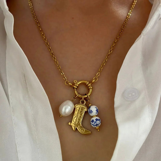 Cristy Pendant Pearl Necklace