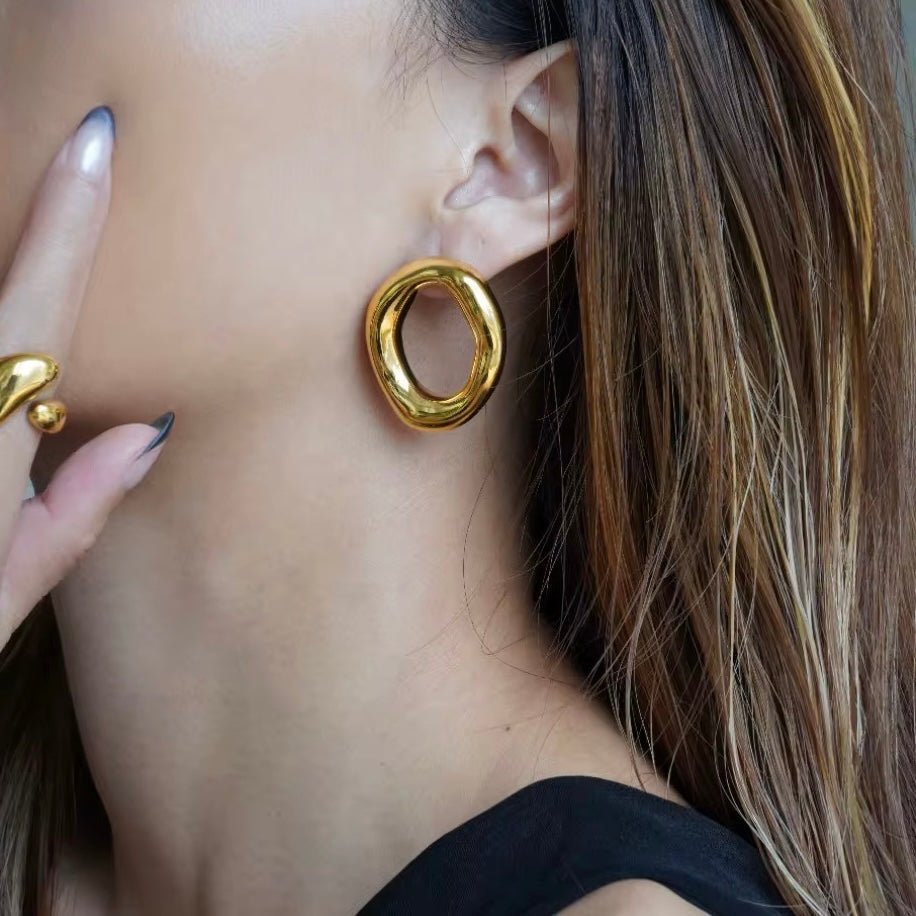 Delilah Round Circle Earrings