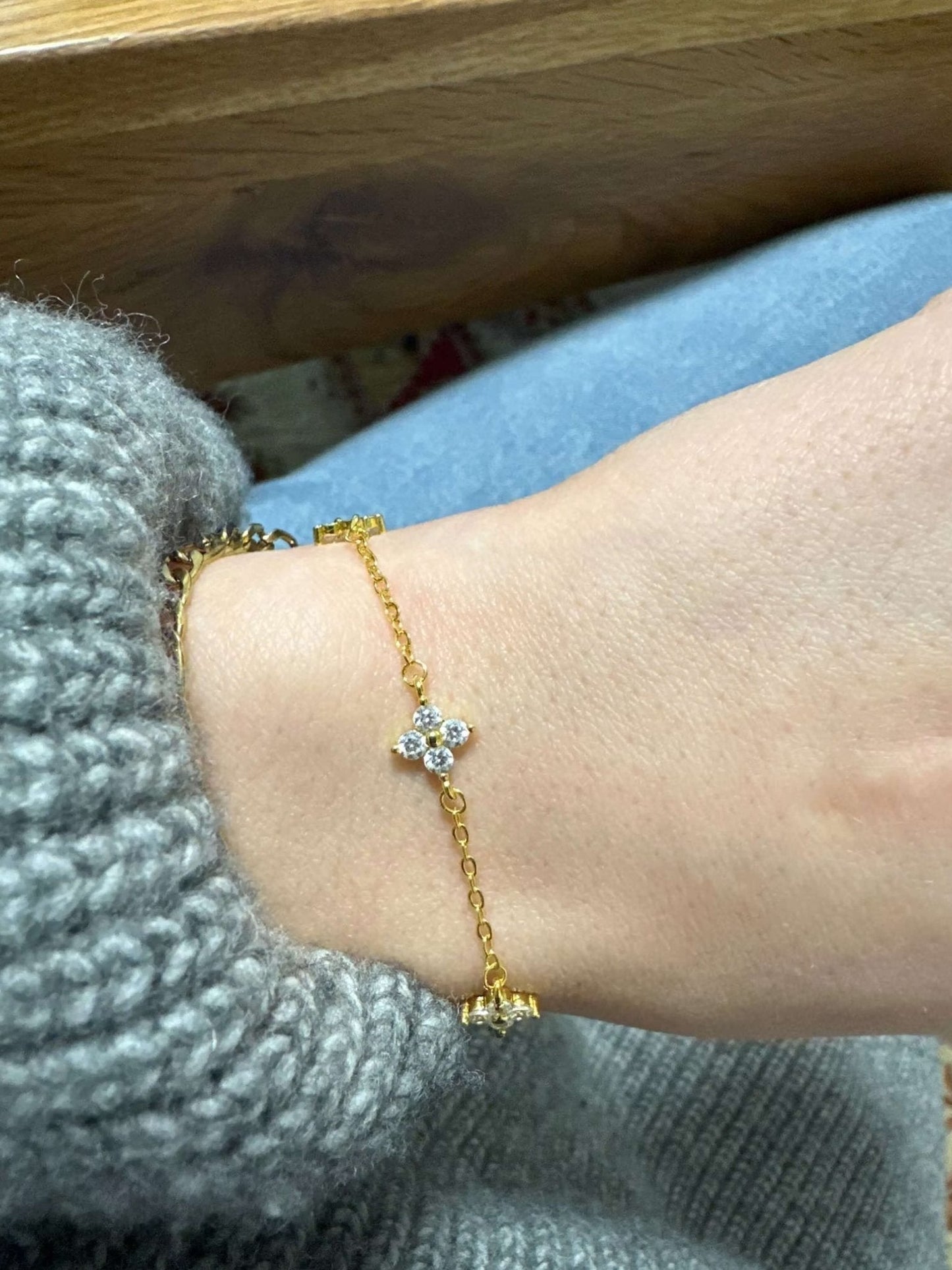 Dina Rhinestone Flower Chain Bracelet