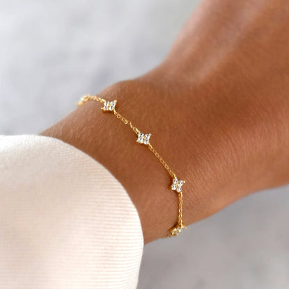 Dina Rhinestone Flower Chain Bracelet