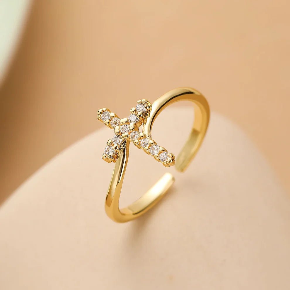 Divina Cross Ring