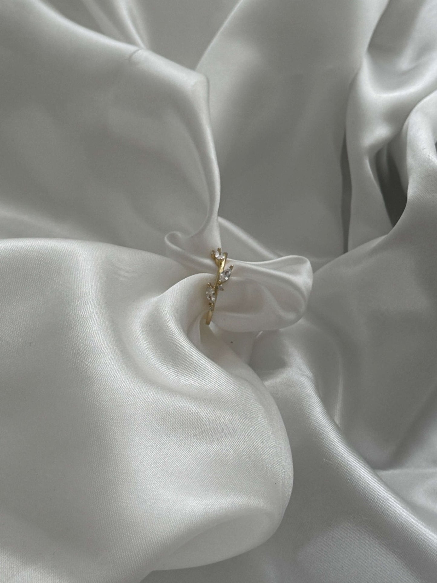 Vanya Leaf Zirconia Band Ring